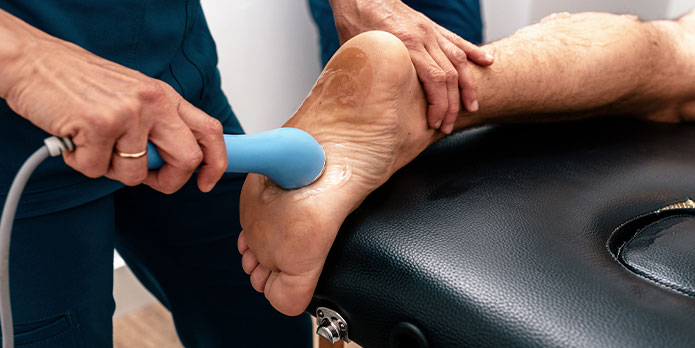 patient getting ultrasound therapy as an auto accident injury treatment in Delray Beach